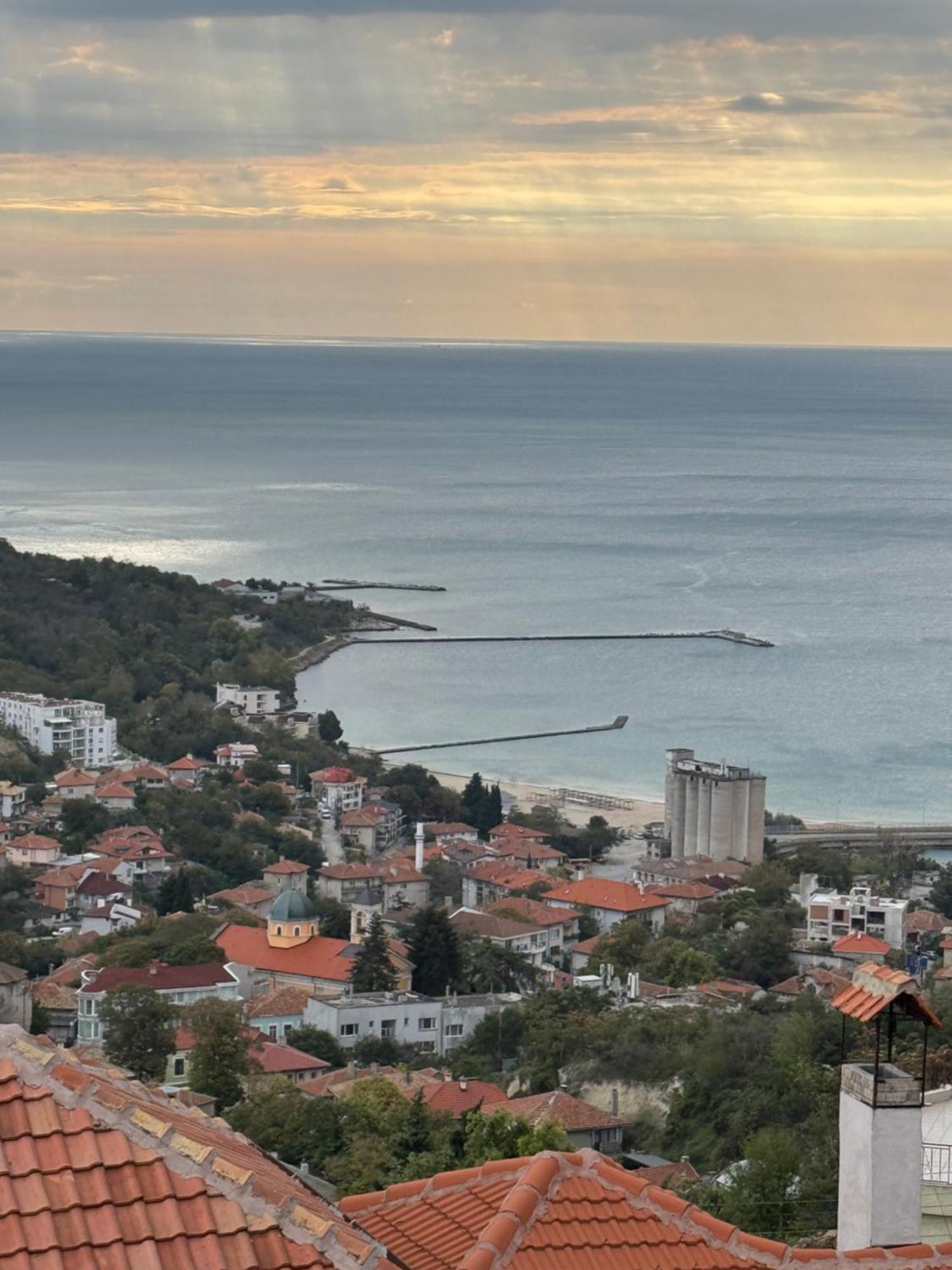 Kakavanen'S Sea View Apartment Bałczik Zewnętrze zdjęcie